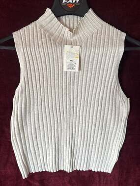 XXL Cream Ribbed Mock Neck Sleeveless Sweater Crop Top Vest
C1